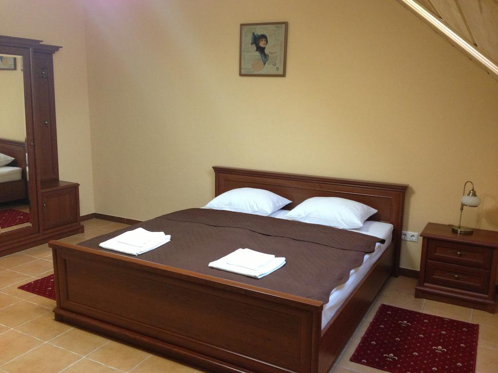 Chalet Hotel Zhytomyr Room photo